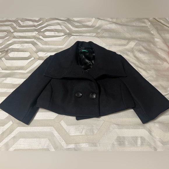 NWOT UNITED COLORS OF BENETTON BLACK WOOL CROPPED BUTTON JACKET, Size Small - Picture 9 of 9